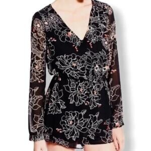 ASTR Black White Red Long-sleeved Floral Romper Size Medium